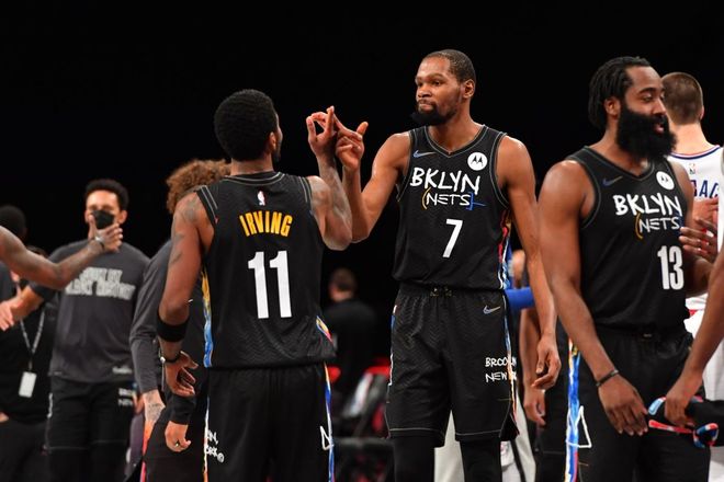 历史重演！詹姆斯生涯第二次助攻队友绝杀猛龙（詹姆斯再现经典，生涯第二次助攻队友绝杀猛龙）