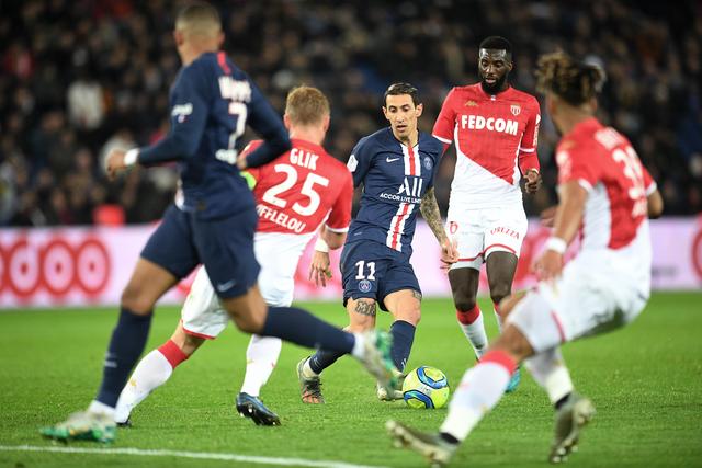 16岁的后卫萨蒙是继威尔希尔，道曼之后，第三位在...（继威尔希尔、道曼之后，年仅16岁的后卫萨蒙成为第三位在…）