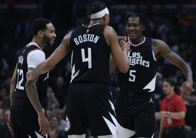 贝纳蒂亚：阿坎吉帮助我们引进了帕瓦尔，国米起初要价2000万（贝纳蒂亚：阿坎吉牵线助我们签下帕瓦尔，国米最初标价2000万）