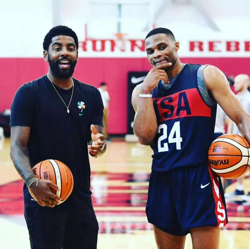 斯洛特：我和萨拉赫已经翻篇；球队近况释放出了积极信号（斯洛特：与萨拉赫已翻篇；球队状态传递积极信号）