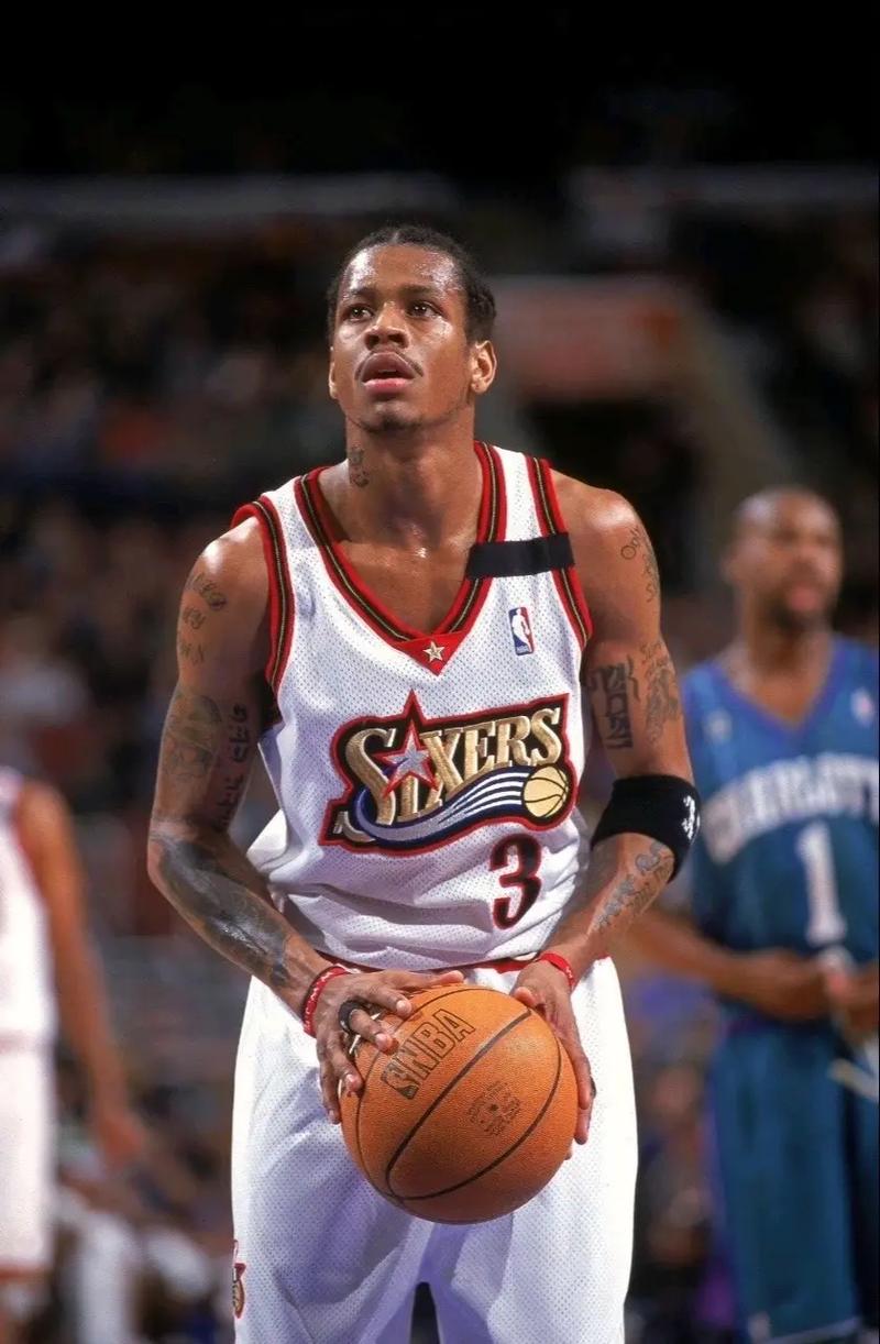 球里有玄机、球门有暗号！盲人足球比赛燃到爆（球藏玄机、门设暗码！盲人足球赛燃爆全场）