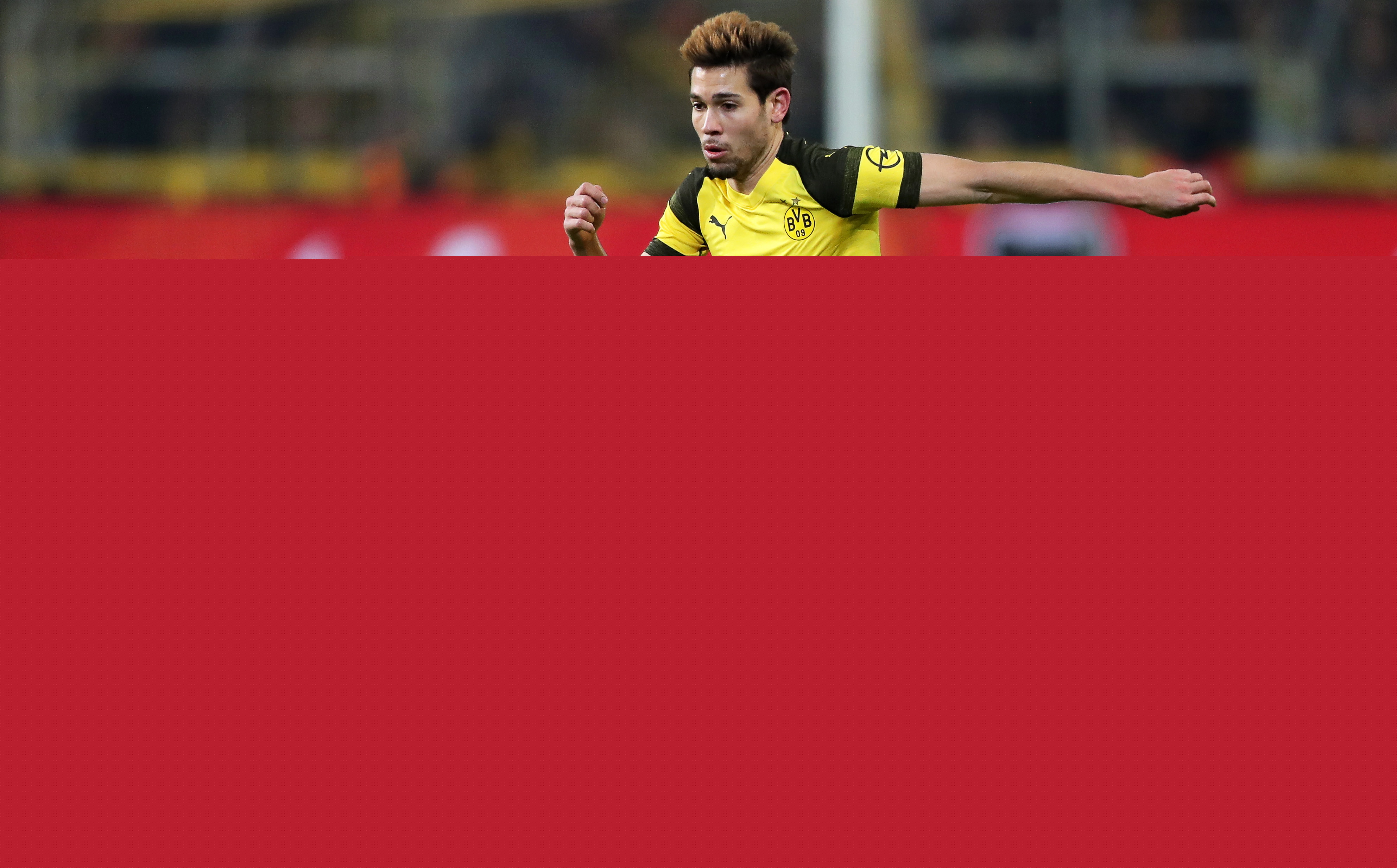 戴伟浚发文疑似告别申花，中国年轻球员的出路究竟在何方？（戴伟浚社媒发声疑与申花告别，中国年轻球员的未来路在何处？）