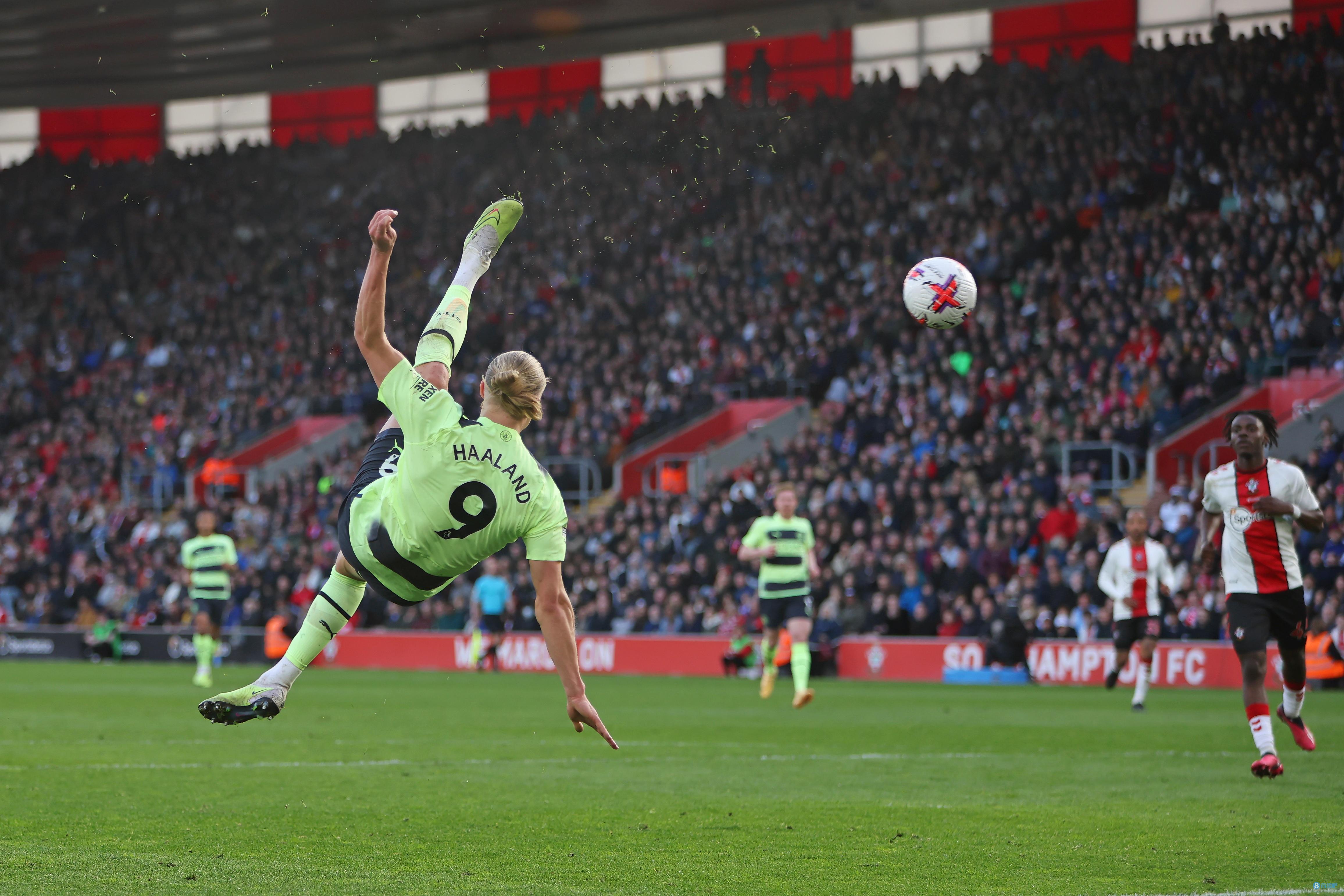最新转会突然官宣，全网都没想到（这笔最新转会突发官宣，震惊全网）