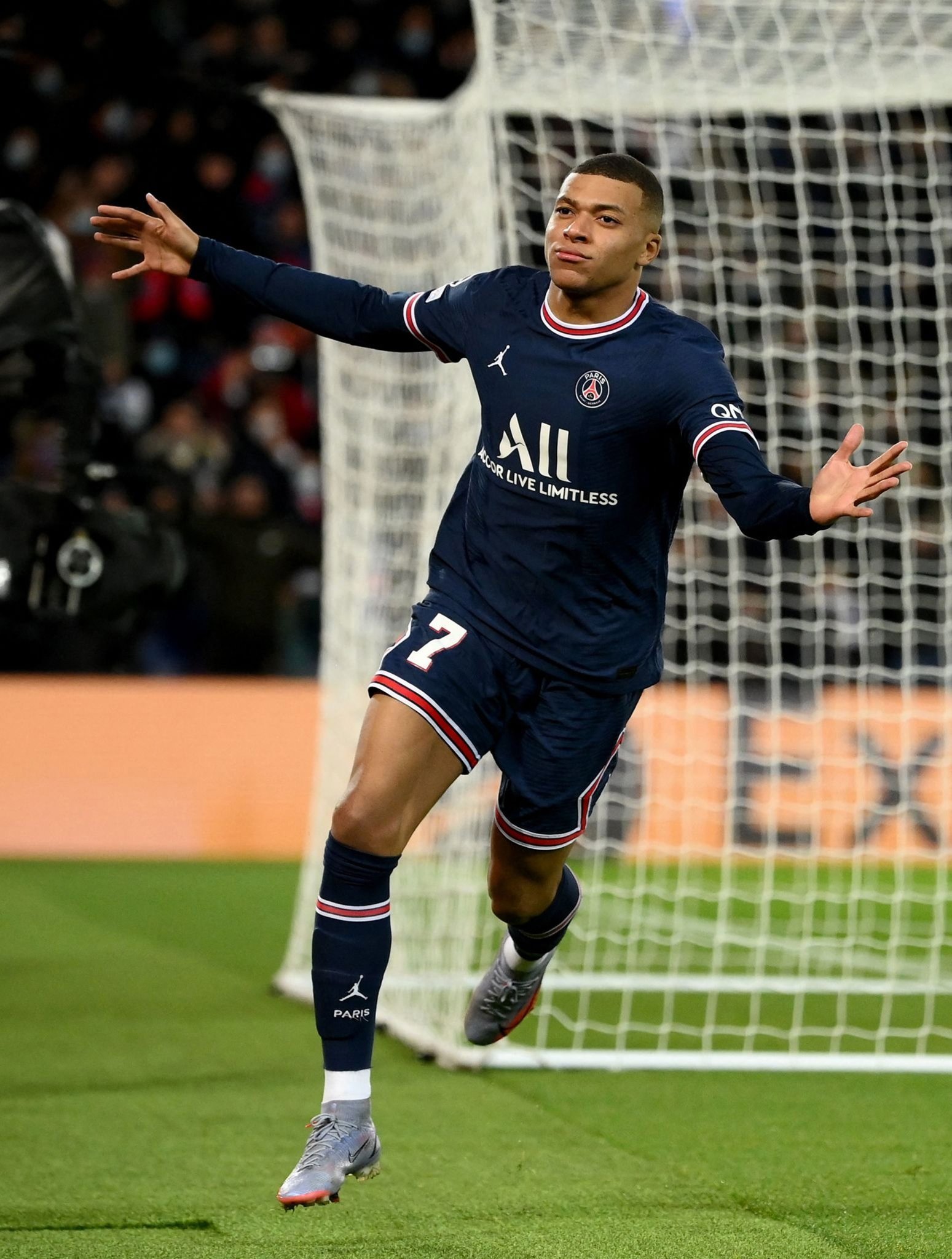 德尚：11月13日是巴黎恐袭案10周年，如果不在这天比赛会更好（德尚：巴黎恐袭案十周年（11月13日）最好不要安排比赛）