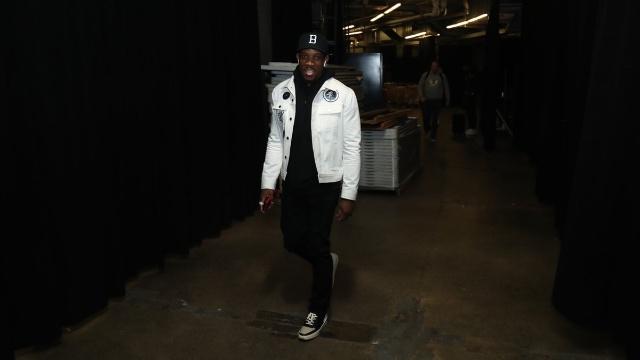 重创！皇马右后卫阿诺德大腿受伤 将缺阵两月之久（噩耗！皇马右后卫阿诺德大腿受伤 预计伤缺两个月）