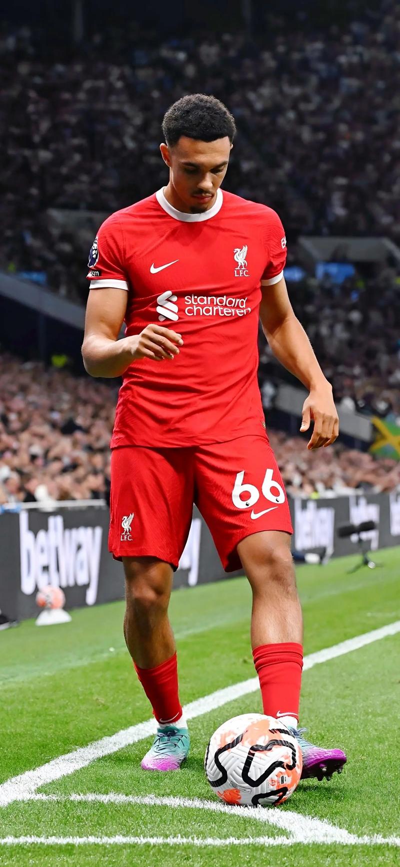 埃贝尔：不会在冬窗进行引援，我们希望尽快与于帕梅卡诺续约（埃贝尔：冬窗零引援，争取尽快与于帕梅卡诺完成续约）