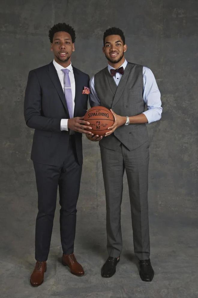 字母哥复出空砍30+15，库兹马20分，雄鹿不敌尼克斯（字母哥复出砍下30+15仍难救主，库兹马20分，雄鹿不敌尼克斯）