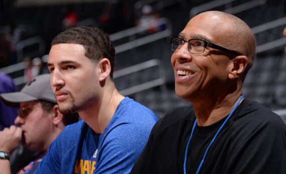 姆巴佩手指骨折不下火线！皇马精神传承者誓死一战 伯纳乌球迷爆发不满（姆巴佩带伤不下火线：皇马意志接班人誓拼到底，伯纳乌不满声四起）