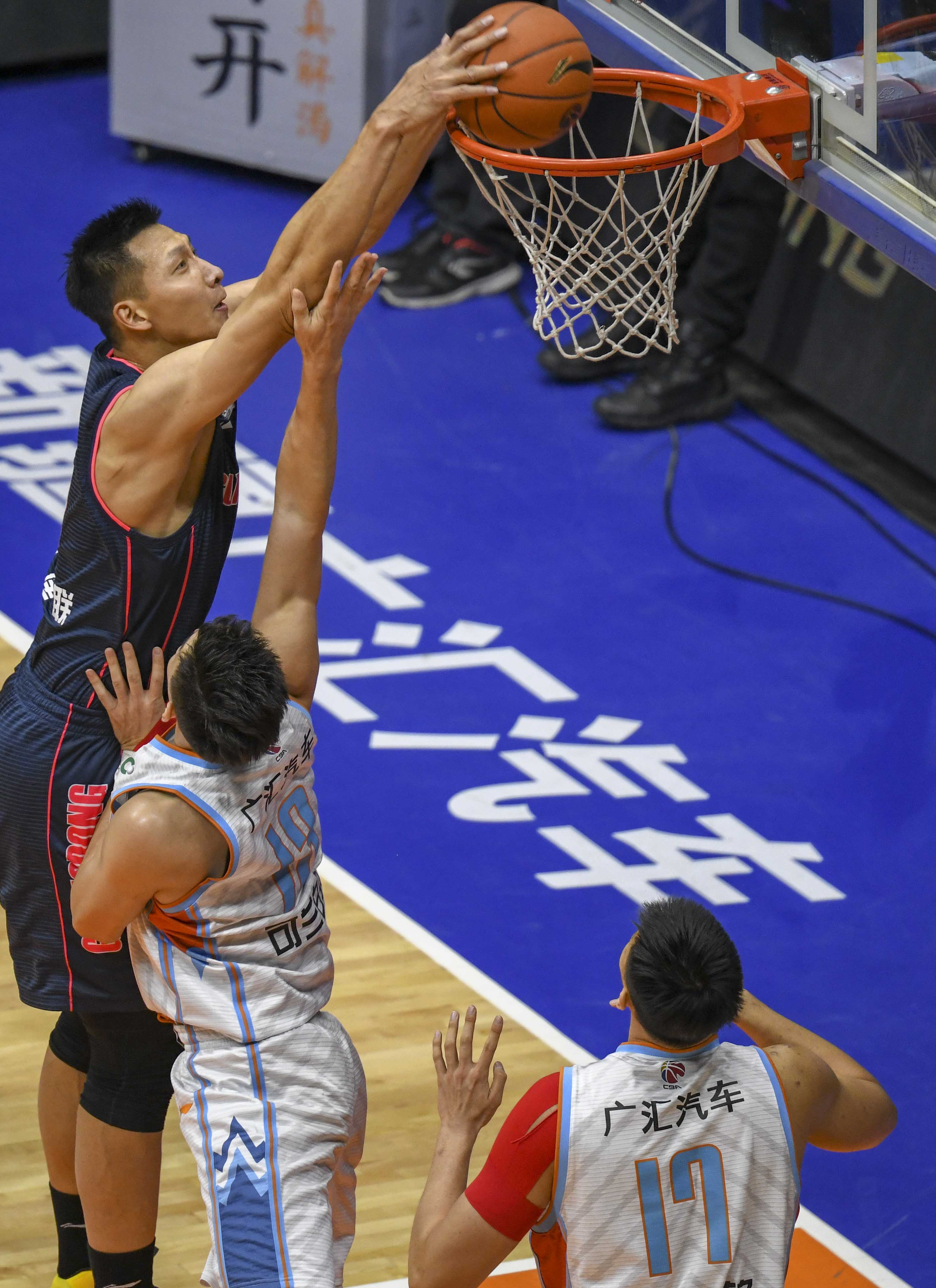 跟队记者：托莫里将被征召出战罗马，圣地亚哥无缘参赛（随队记者：托莫里入围战罗马名单，圣地亚哥将缺席）