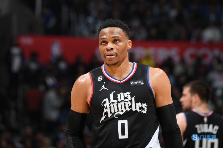 杰伦·约翰逊连续3场三双，赛季5次三双均创老鹰队史纪录（杰伦·约翰逊三连三双，本季第5次三双再刷新老鹰队史纪录）