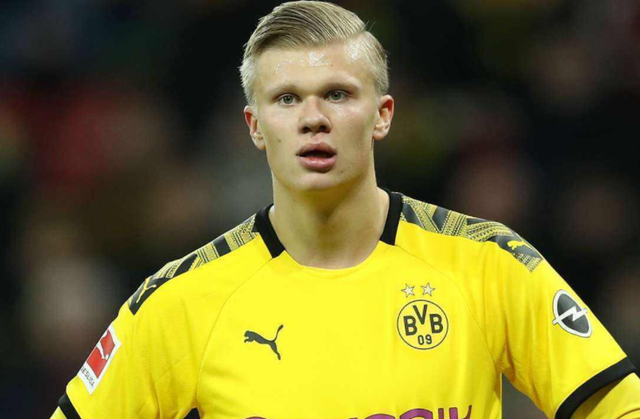 稳定输出！小贾巴里·史密斯半场7中4拿到10分1板2助 正负值+17（发挥稳健！贾巴里·史密斯二世半场7投4中拿下10分1板2助，正负值+17）