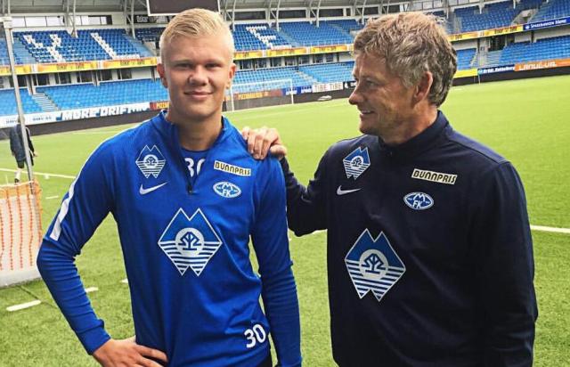 篮球场上的瞬间辉煌——付豪底线持球强攻，勾手压哨命中（赛场高光一刻：付豪底线强突勾手压哨命中）