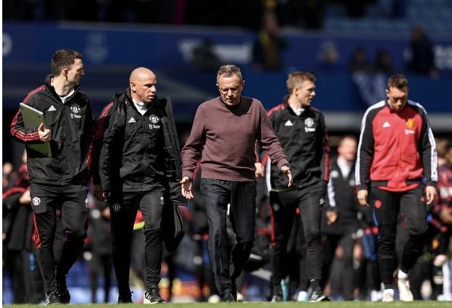 翻新太贵，维罗纳市长托马西提出把维罗纳现主场直接拆除再重建（维罗纳球场翻新成本过高，市长托马西提议拆除现有主场并重建）