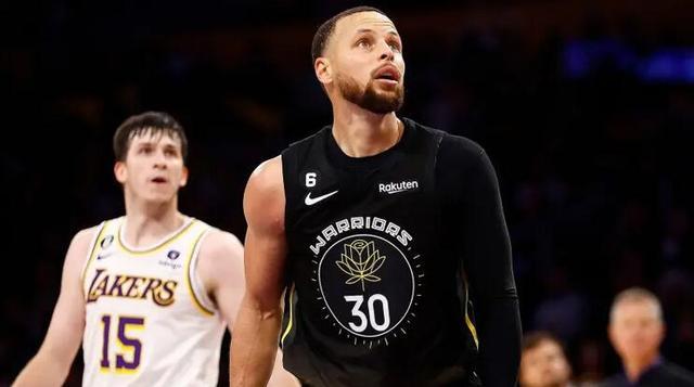 半场战报：阿森纳1-1拜仁，廷贝尔破门，伦纳特-卡尔扳平（半场战况：阿森纳1-1拜仁，廷贝尔先拔头筹，伦纳特-卡尔扳平比分）