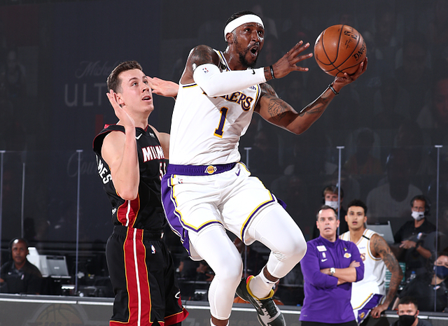 武汉盛帆黄鹤女篮斩获三连胜，队长王佳琦砍下本赛季首个“三双”（武汉盛帆黄鹤女篮豪取三连胜，队长王佳琦收获赛季首个三双）