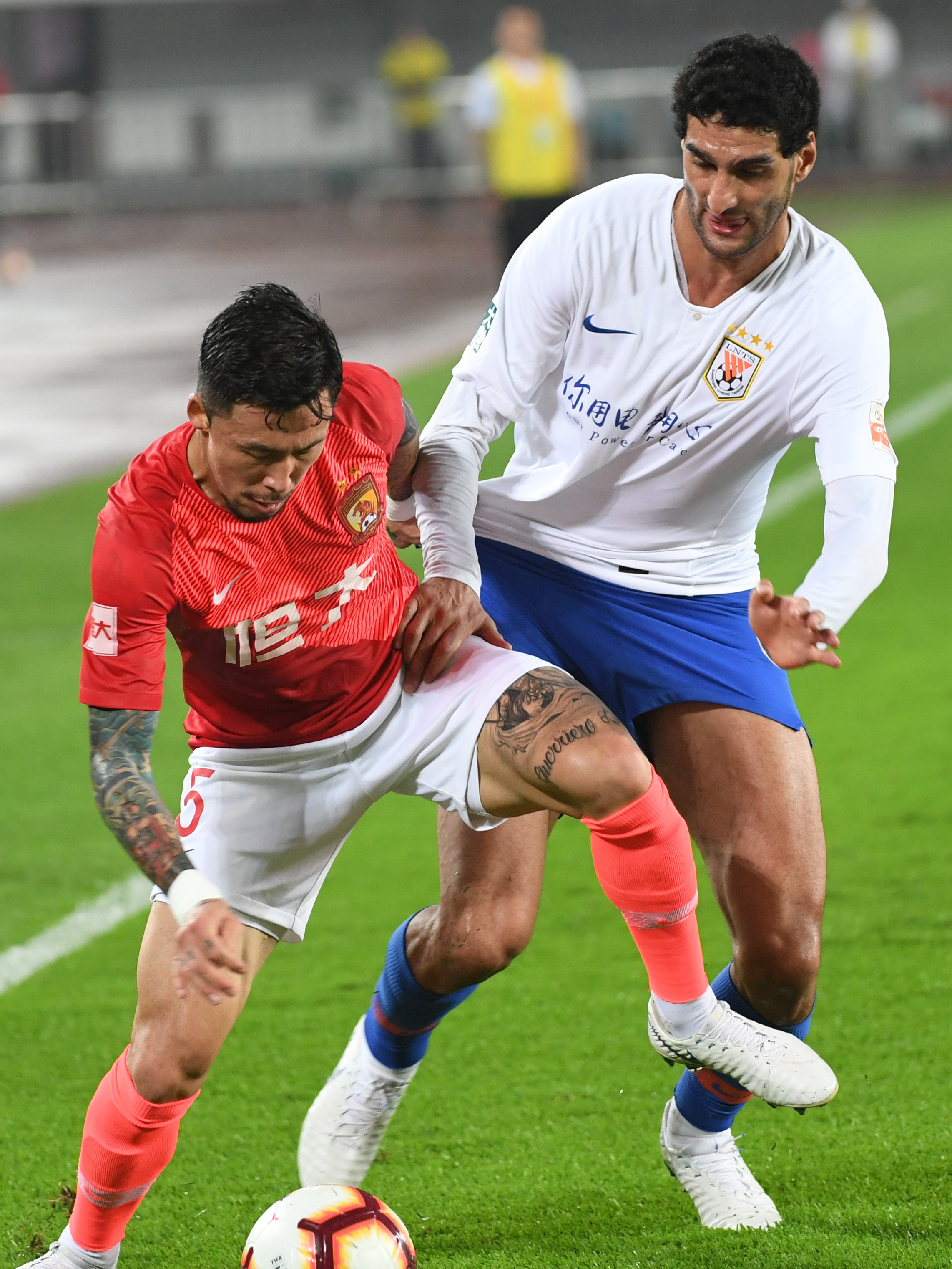 官方：邓弗里斯退出本期国家队集训，将直接返回俱乐部（官方消息：邓弗里斯退出本期国家队集训，直接返回俱乐部）