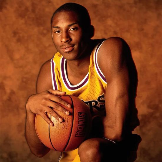 记者：艾纳维和科内排除韧带损伤，力争参加与那不勒斯榜首战（记者：艾纳维、科内确认无韧带伤，力争出战那不勒斯榜首对决）