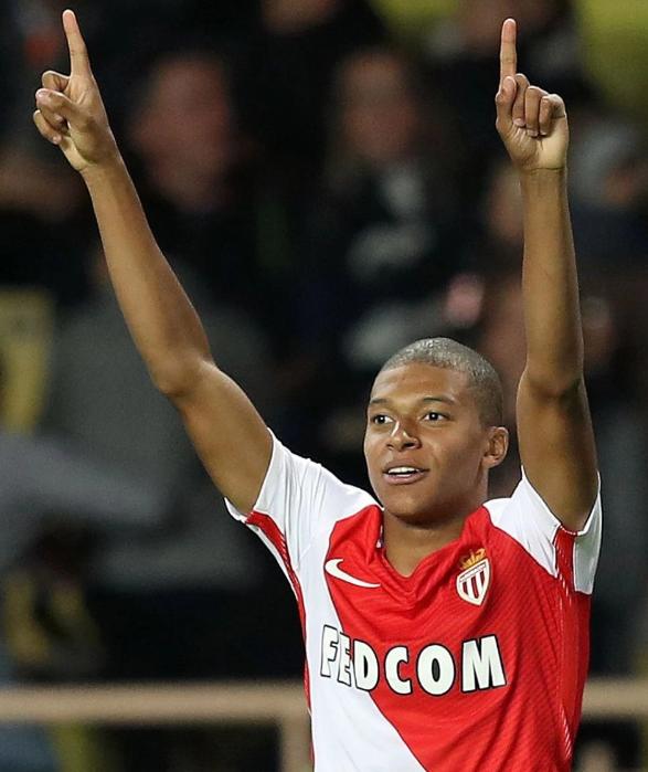 仅次于哈登&大梦！申京30+10+5场次排名火箭队史第三（申京30+10+5场次位居火箭队史第三，仅次哈登与奥拉朱旺）