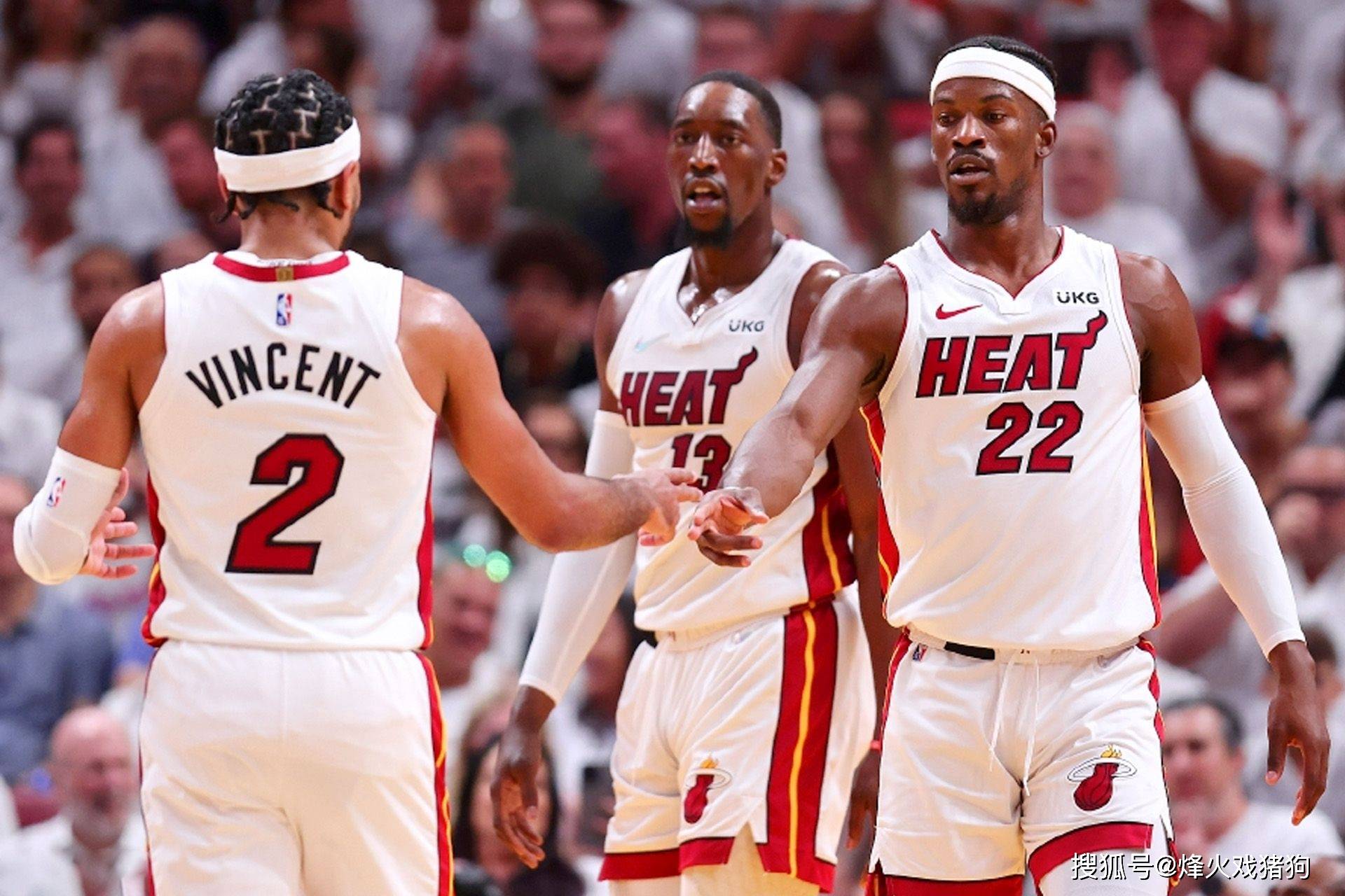 青岛次节轰出一波18-4广厦反超比分，三外援半场31分（青岛次节掀18-4高潮，广厦完成反超，三外援半场合砍31分）