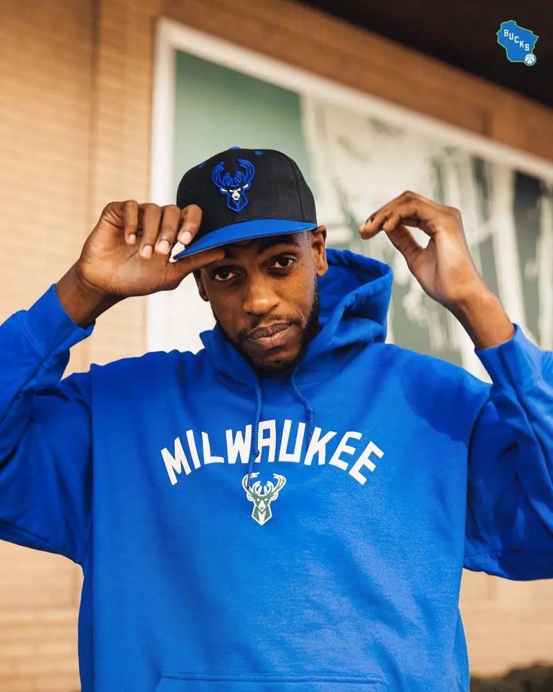 官方：米兰与18岁中场萨拉完成续约；据悉新合同到2030年（米兰官宣18岁中场萨拉完成续约，合约或至2030年）